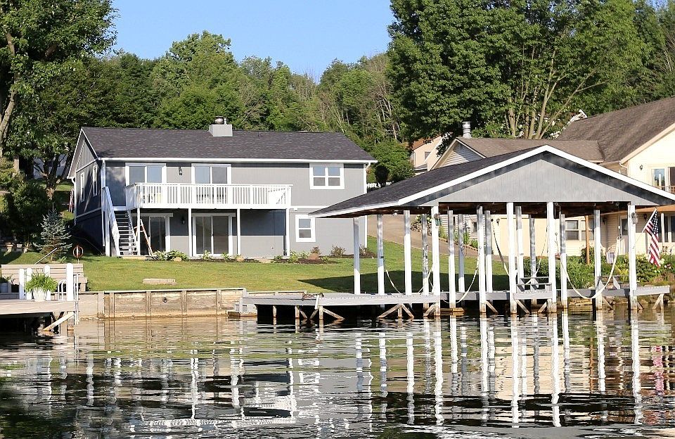 1st image of 441 Lakeview Heights Dr