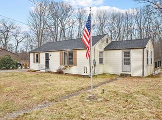 22 Carleton Rd, Leicester, MA 01524