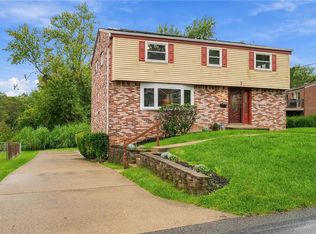 7 Cameron Dr, Pittsburgh, PA 15235