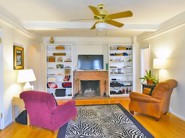 299 West 12th Street image 1 of 8