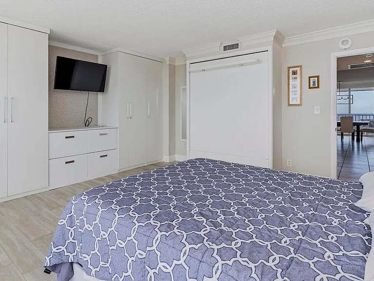 4280 Galt Ocean Dr #L — Photo 11