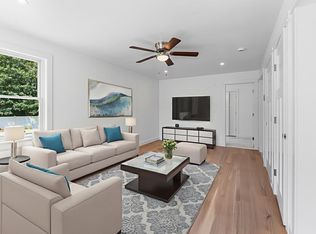 8 Albatross Ave, East Wareham, MA 02538