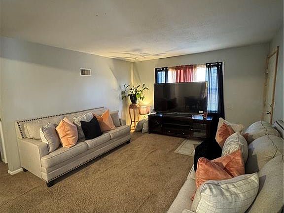 3rd image of 6932 Ewing Ave