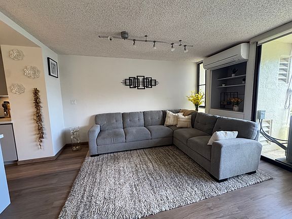 5th image of 6750 Hawaii Kai Dr APT 906