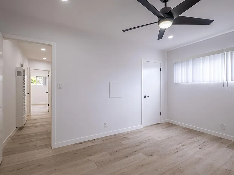 608 Illinois Ct #3 — Photo 20