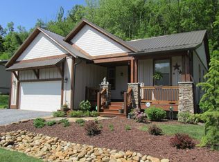 47 N Sundrops Trl, Cullowhee, NC 28723
