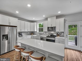 17 Four Leaf Dr, Downingtown, PA 19335