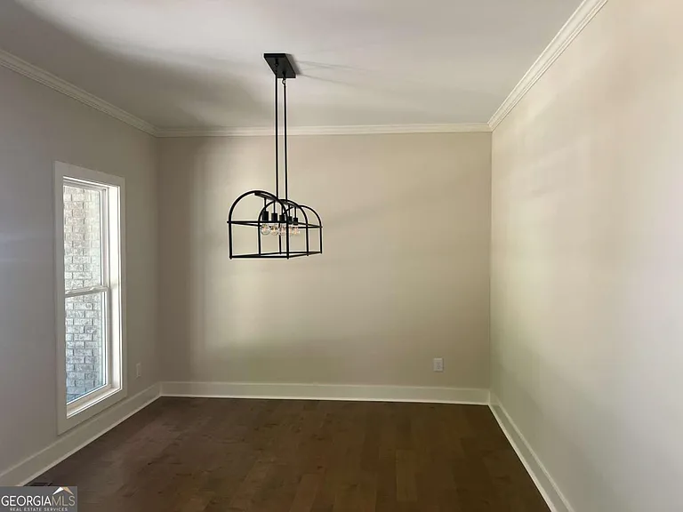 370 Ansley Dr — Photo 5