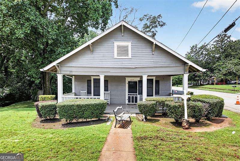 1st image of 1070 Forrest Ave