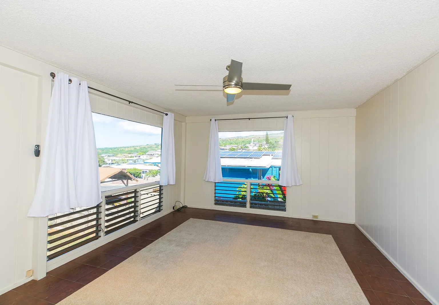 Amazing views, spacious floorplan, bonus family room, huge yard and more! — Photo 4