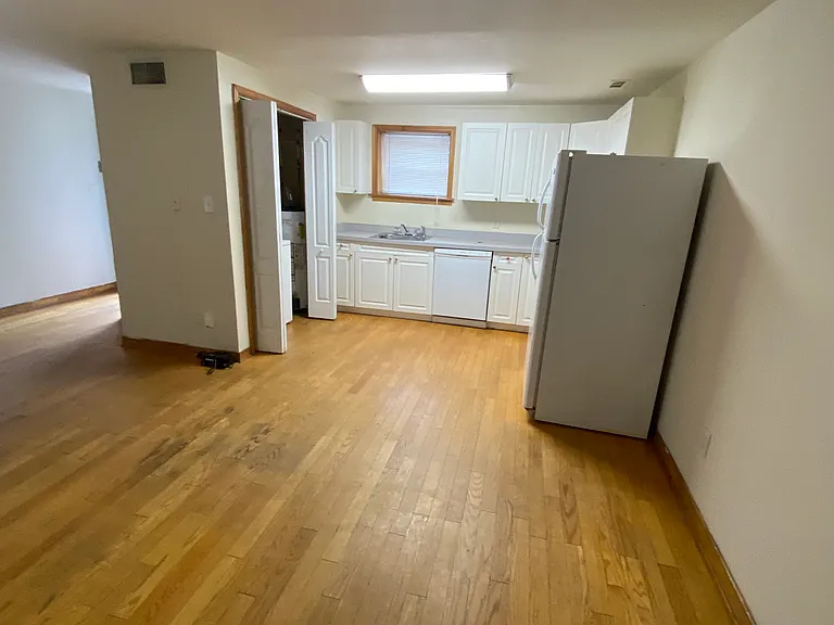 909 W Grace St #6 — Photo 8