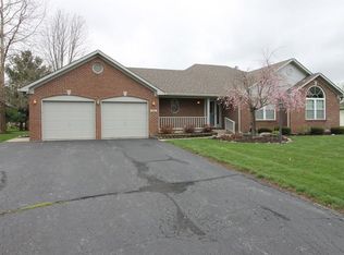 1186 W Morning Walk Dr, Greenfield, IN 46140