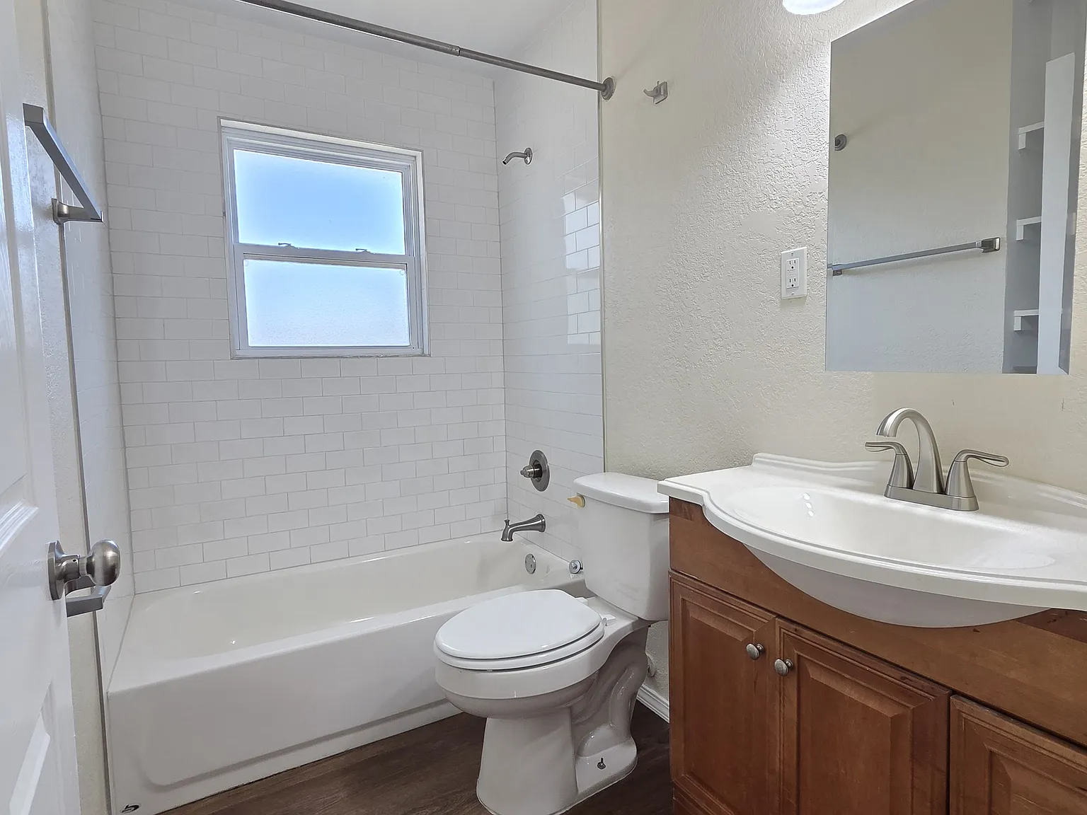 3 bed, 900 sqft, $1,050 — Photo 4