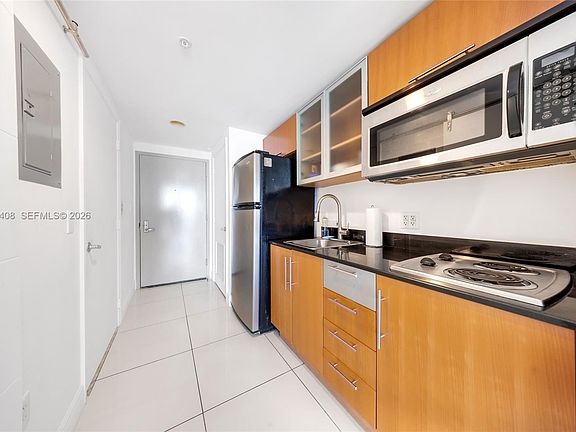 3rd image of 1750 N Bayshore Dr #3308