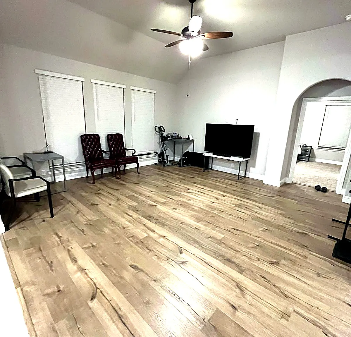 5 bed, 3.5 bath, 3428 sqft, $4,000 — Photo 4