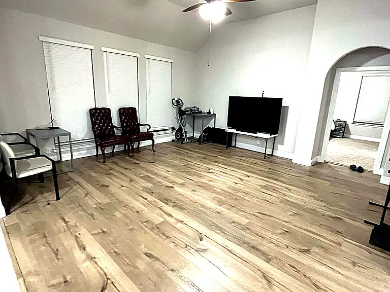 2909 Parkwood Cir — Photo 4