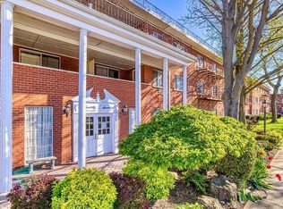 77 S Park Ave APT B19, Rockville Centre, NY