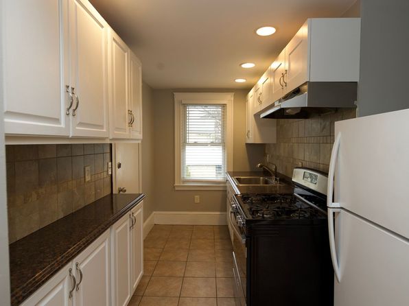 24 Webster St #209