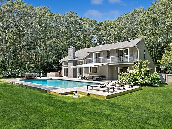 2nd image of 24 Surrey Ct