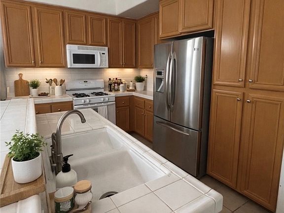3rd image of 1757 Steinman St