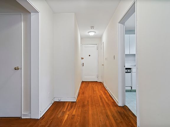 5th image of 749 N Broadway APT 1B