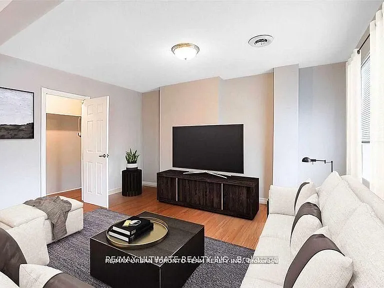 745 Coxwell Ave #UPPER — Photo 6