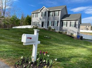 30 Manter Mill Rd, Londonderry, NH 03053