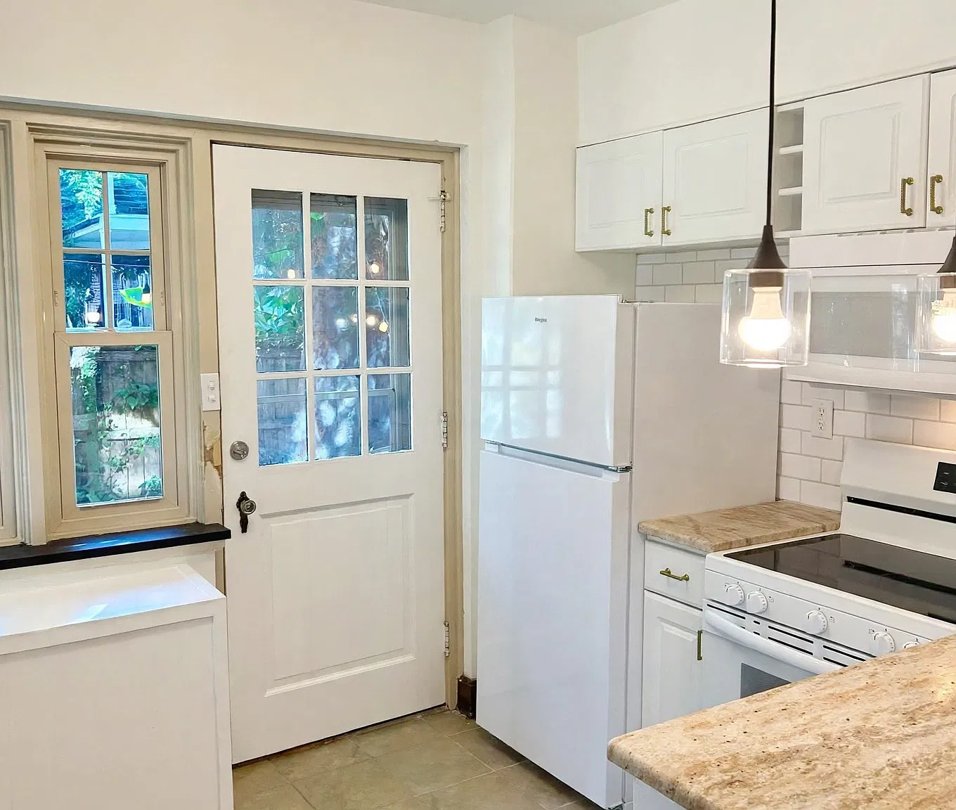 1 bed, 880 sqft, $1,550 — Photo 4