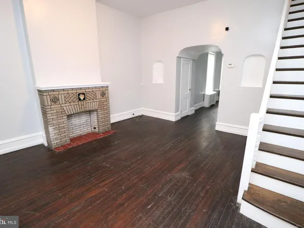 1904 W Diamond St, Philadelphia, PA 19121