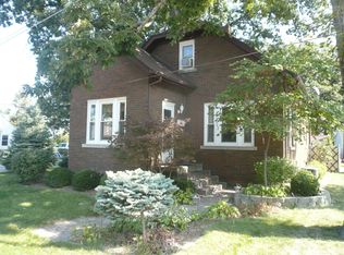 2002 12th St, East Moline, IL 61244