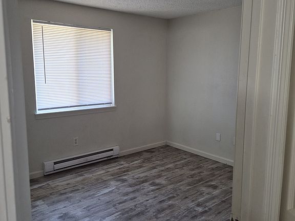 4th image of 10858 Blake Ct NE