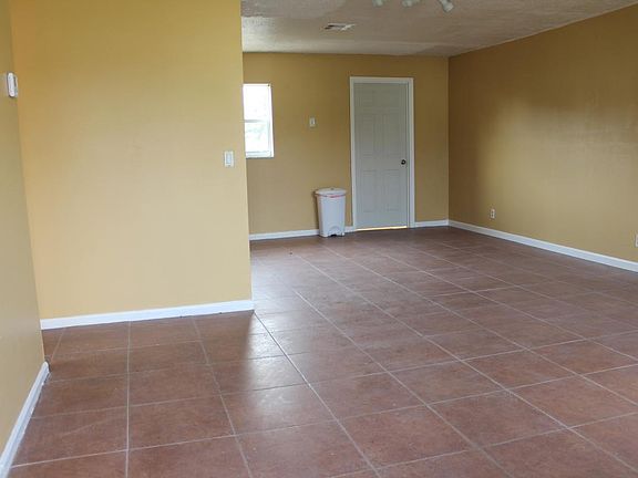 3rd image of 2413 Ceceile Ave APT A