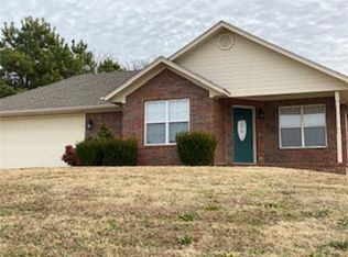 1942 Green Meadow Dr, Van Buren, AR 72956