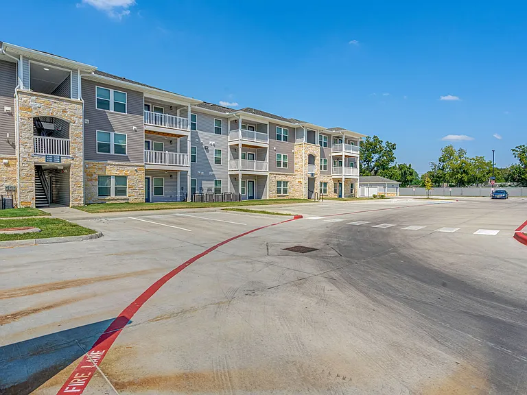 Summerdale Apartments — Photo 29