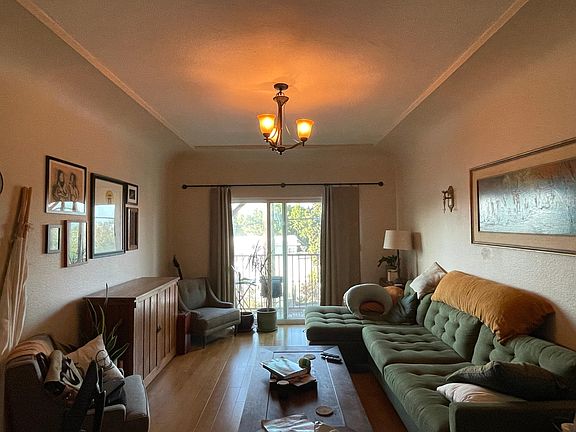 3rd image of 2939 Bellevue Ave APT 3
