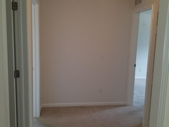 2nd image of 1015 Carom Cir