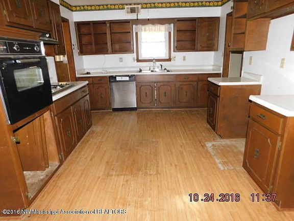 2nd image of 8836 Cypress Cv