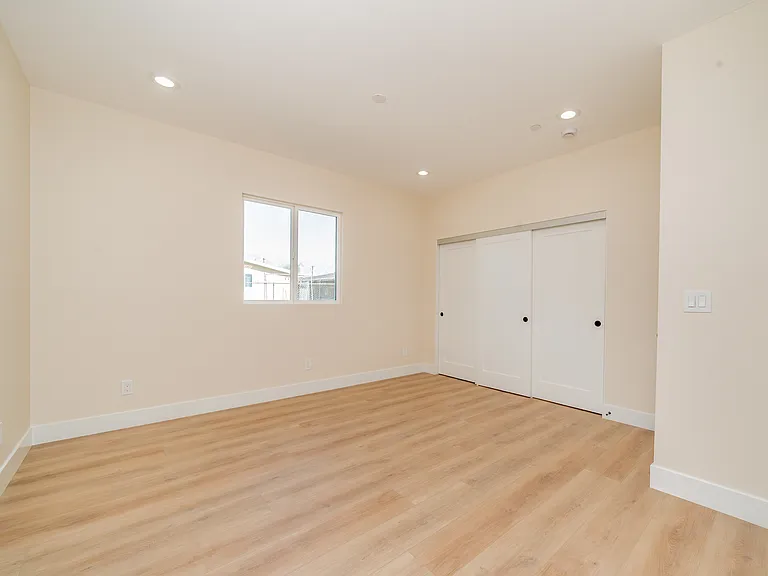 11186 Vernon Ave #B — Photo 18