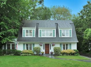 29 Eakins Rd, Manhasset, NY 11030