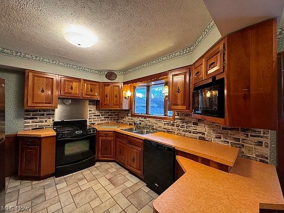 2nd image of 5011 Bate St