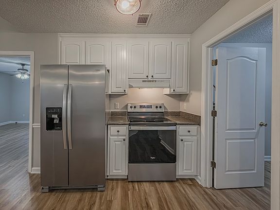 4th image of 1413 Deer Run