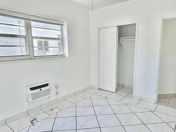 3rd image of 1604 Bay Rd APT 1