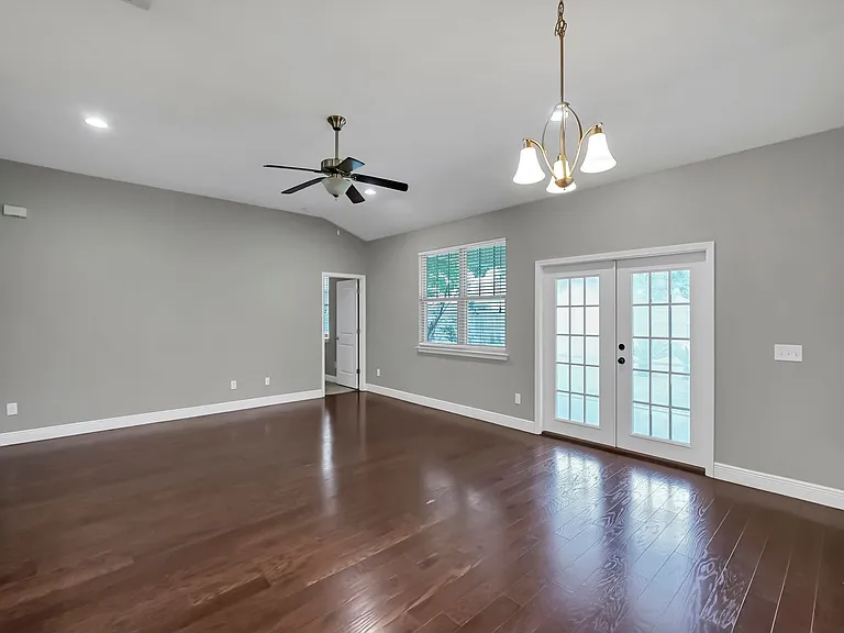 2676 New Haven Blvd — Photo 28