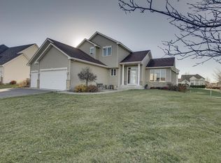 3202 98th Cir N, Brooklyn Park, MN 55443
