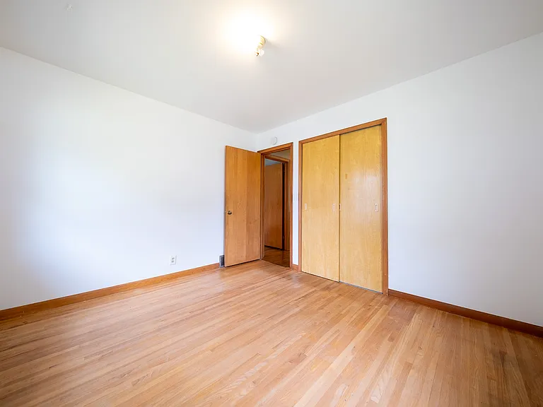 9433 Chicago Ave S — Photo 15