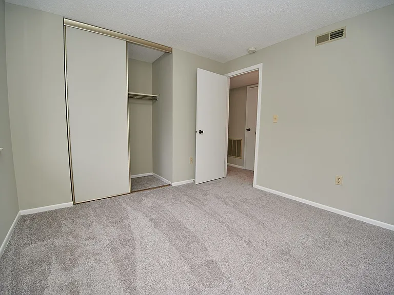 St. Clair Woods Apartments — Photo 18