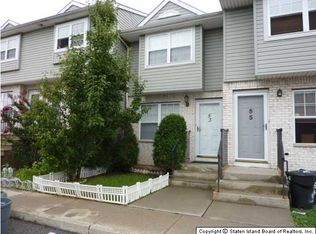 53 Studio Ln, Staten Island, NY 10304