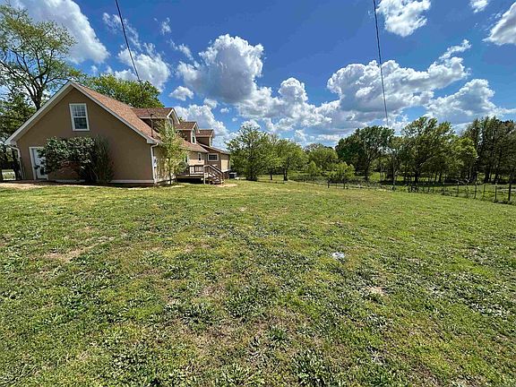 3rd image of 118 Pearcy Rd