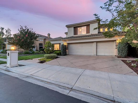 2nd image of 1705 Lucca Pl