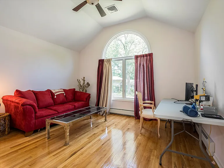 16 Norwood Ave — Photo 6